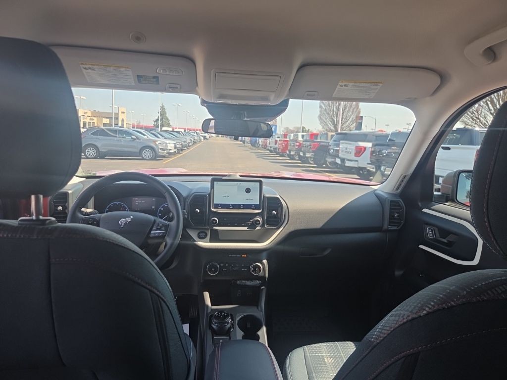 Ford Bronco Sport Vehicle Full-screen Gallery Image 17