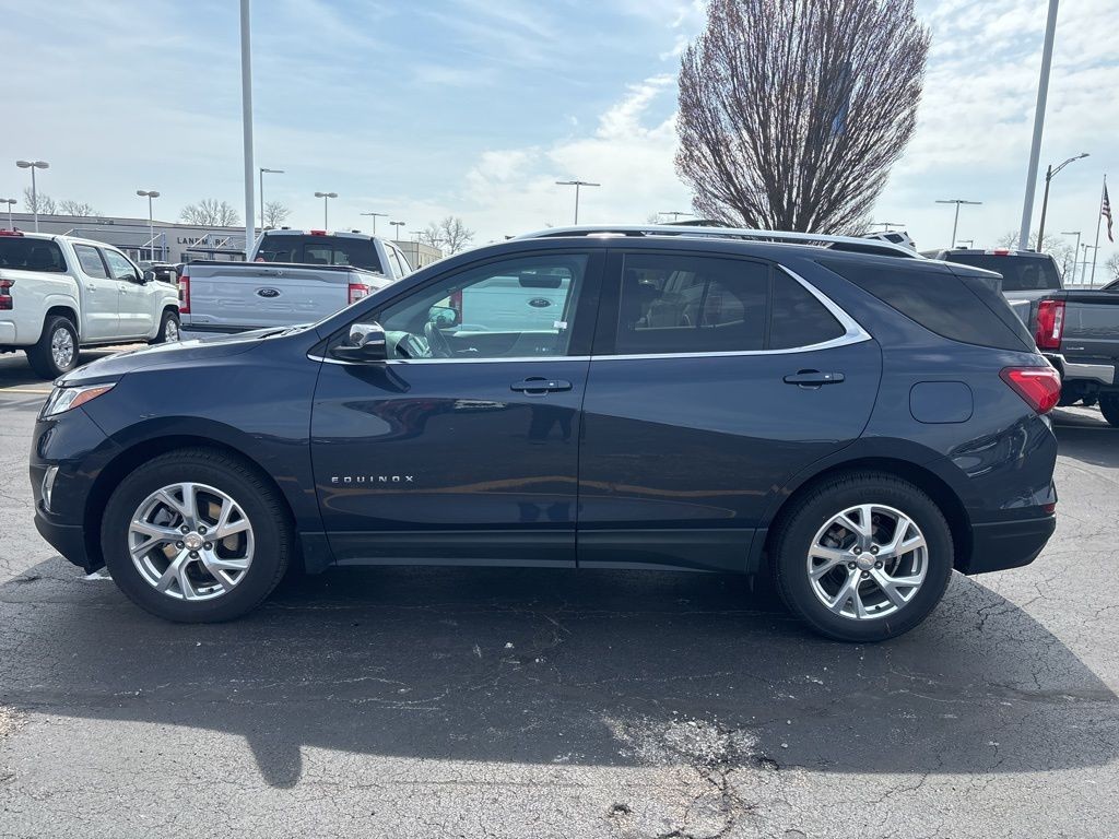 Chevrolet Equinox Vehicle Full-screen Gallery Image 3