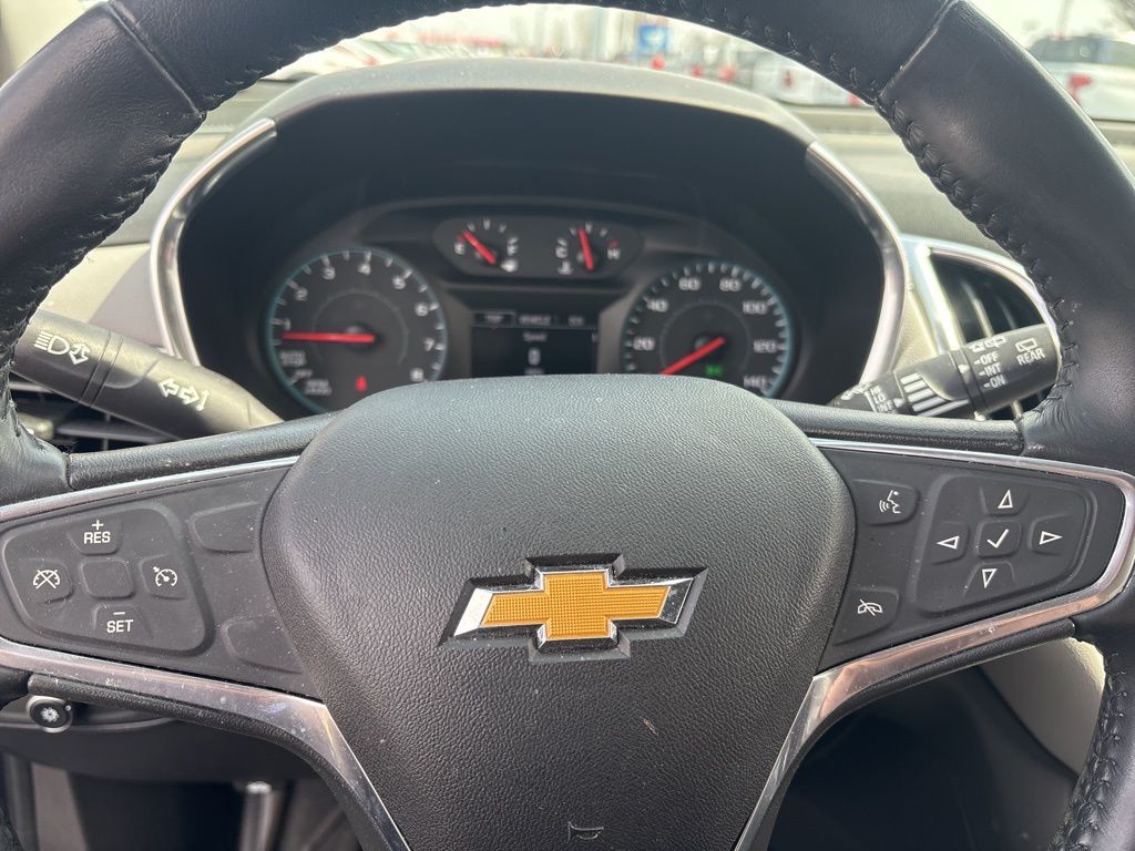 Chevrolet Equinox Vehicle Full-screen Gallery Image 10