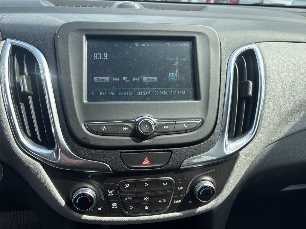 Chevrolet Equinox Vehicle Full-screen Gallery Image 11