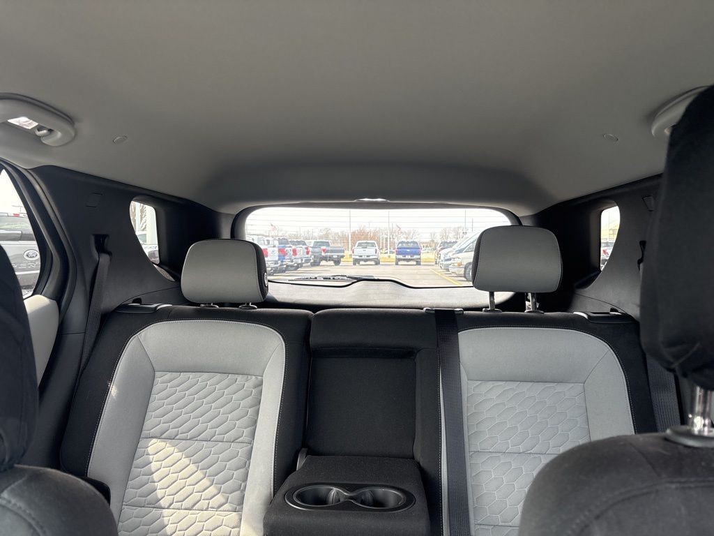 Chevrolet Equinox Vehicle Full-screen Gallery Image 13