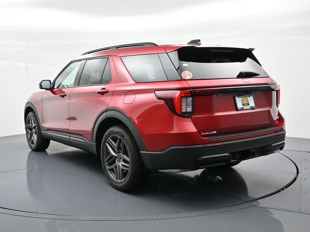Ford Explorer Vehicle Full-screen Gallery Image 8