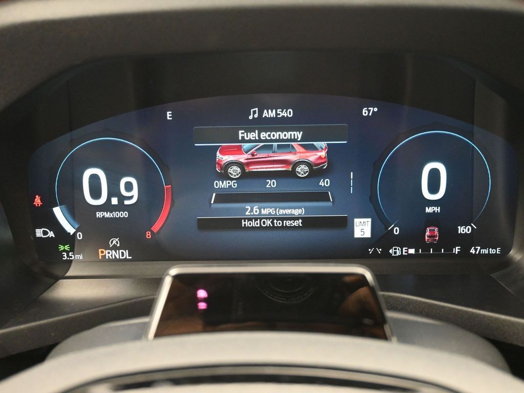 Ford Explorer Vehicle Full-screen Gallery Image 10