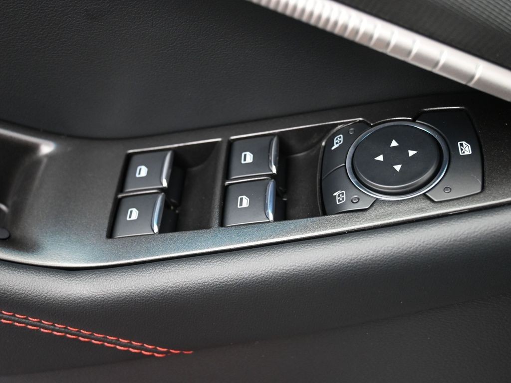 Ford Explorer Vehicle Full-screen Gallery Image 21