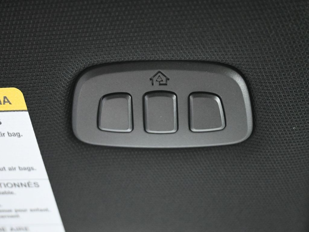 Ford Explorer Vehicle Full-screen Gallery Image 22