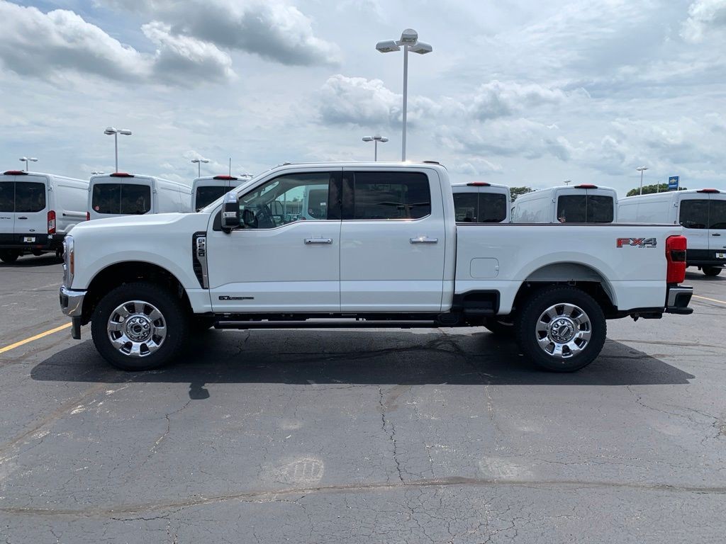 Ford F-250SD Vehicle Full-screen Gallery Image 6