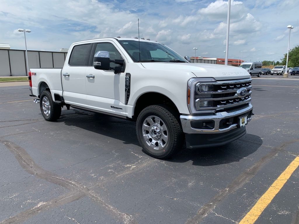 Ford F-250SD Vehicle Full-screen Gallery Image 10