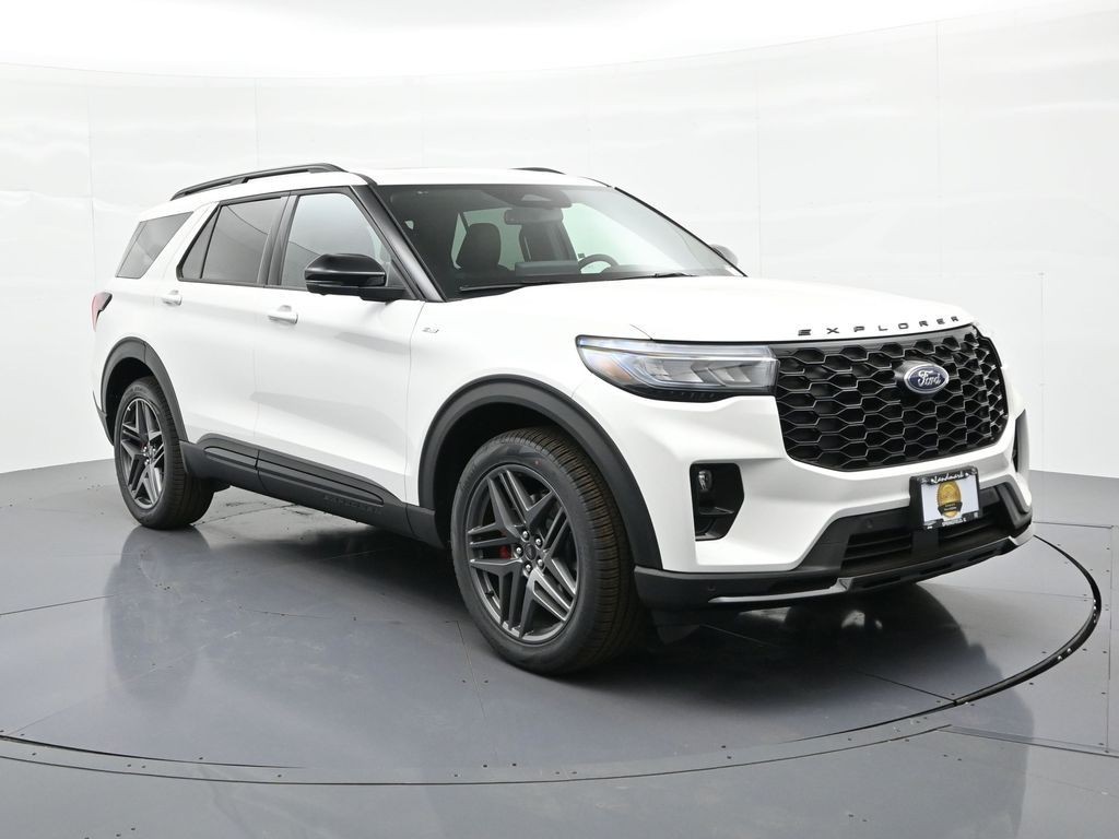 Ford Explorer Vehicle Full-screen Gallery Image 4