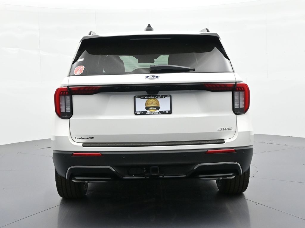 Ford Explorer Vehicle Full-screen Gallery Image 7