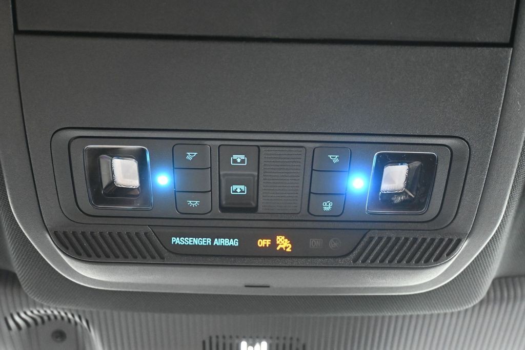 Ford Explorer Vehicle Full-screen Gallery Image 16