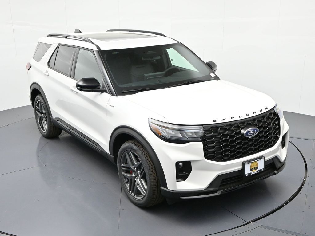 Ford Explorer Vehicle Full-screen Gallery Image 26
