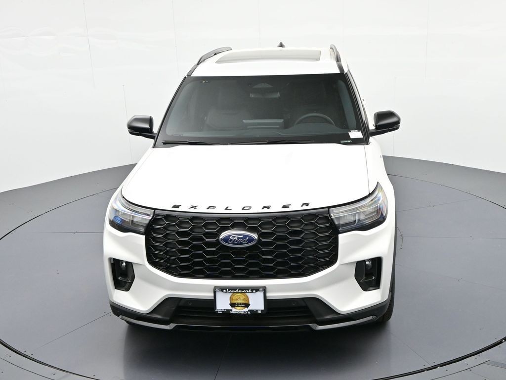 Ford Explorer Vehicle Full-screen Gallery Image 27