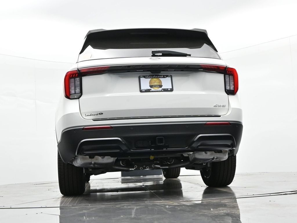 Ford Explorer Vehicle Full-screen Gallery Image 31
