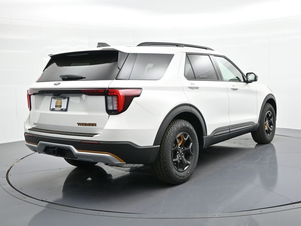 Ford Explorer Vehicle Full-screen Gallery Image 6
