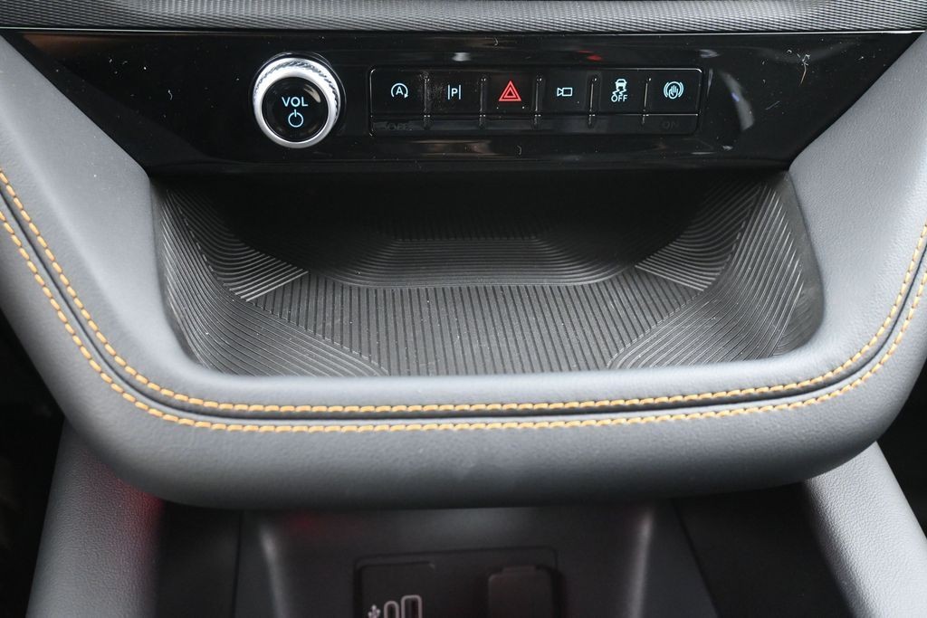 Ford Explorer Vehicle Full-screen Gallery Image 12