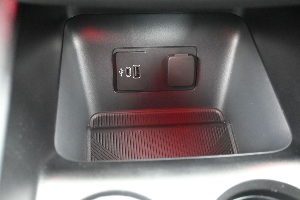 Ford Explorer Vehicle Full-screen Gallery Image 13