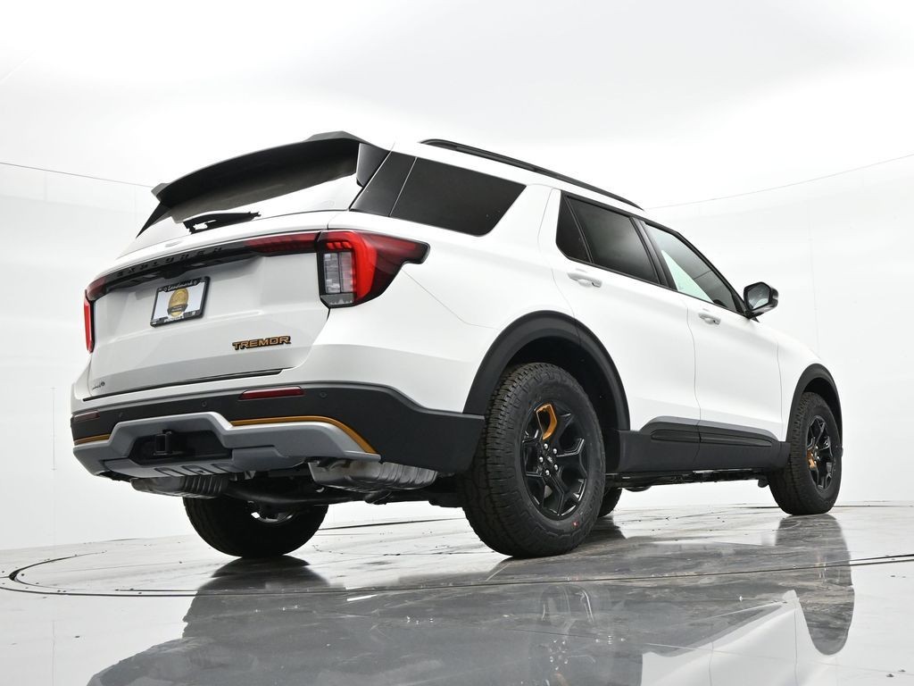Ford Explorer Vehicle Full-screen Gallery Image 32