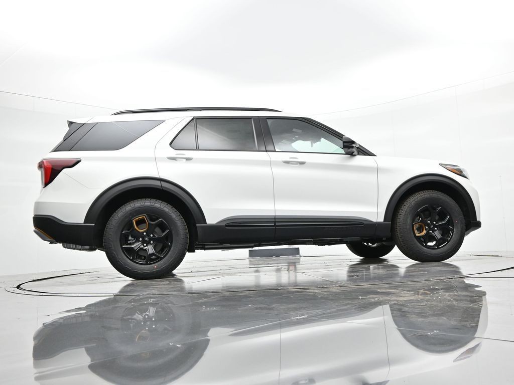 Ford Explorer Vehicle Full-screen Gallery Image 33