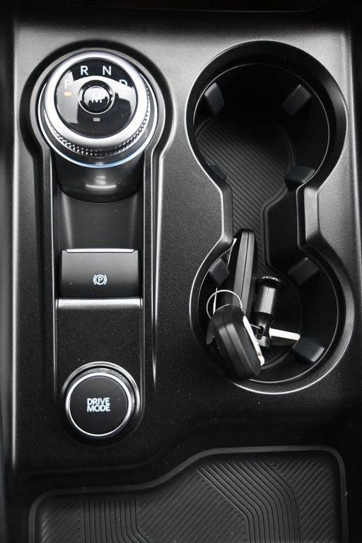 Ford Explorer Vehicle Full-screen Gallery Image 14