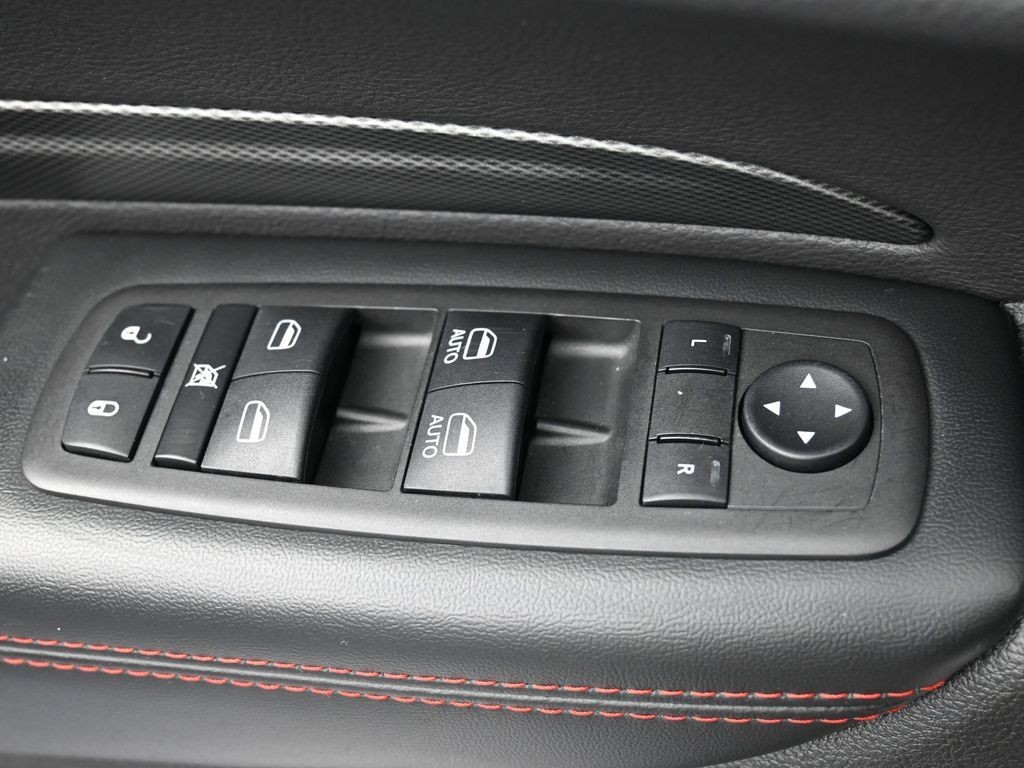 Dodge Durango Vehicle Full-screen Gallery Image 20