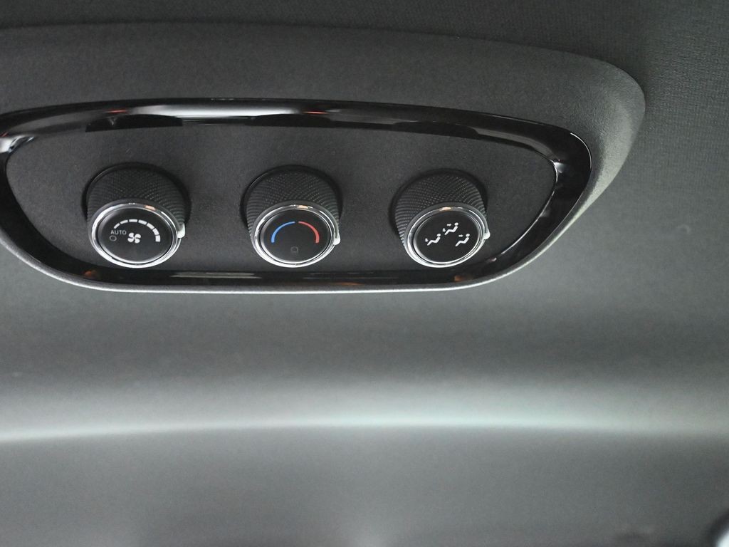 Dodge Durango Vehicle Full-screen Gallery Image 21