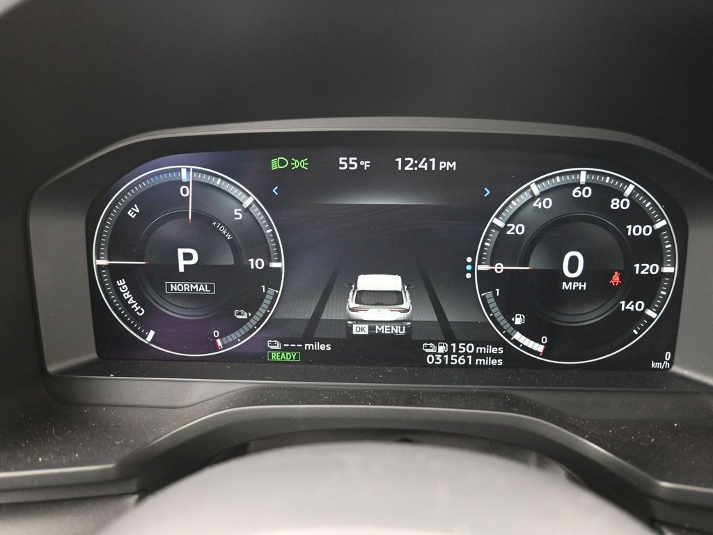 Mitsubishi Outlander PHEV Vehicle Full-screen Gallery Image 10