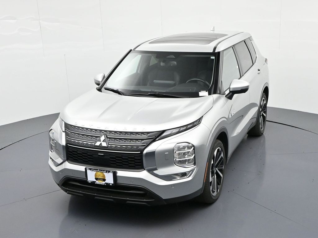 Mitsubishi Outlander PHEV Vehicle Full-screen Gallery Image 24