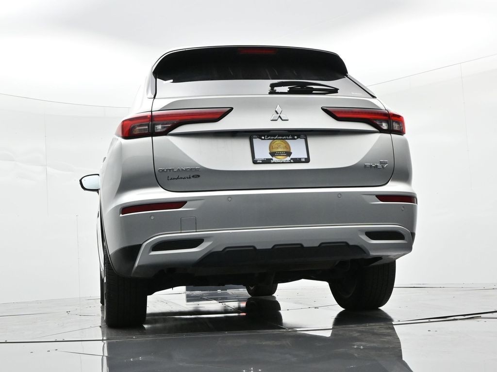 Mitsubishi Outlander PHEV Vehicle Full-screen Gallery Image 27