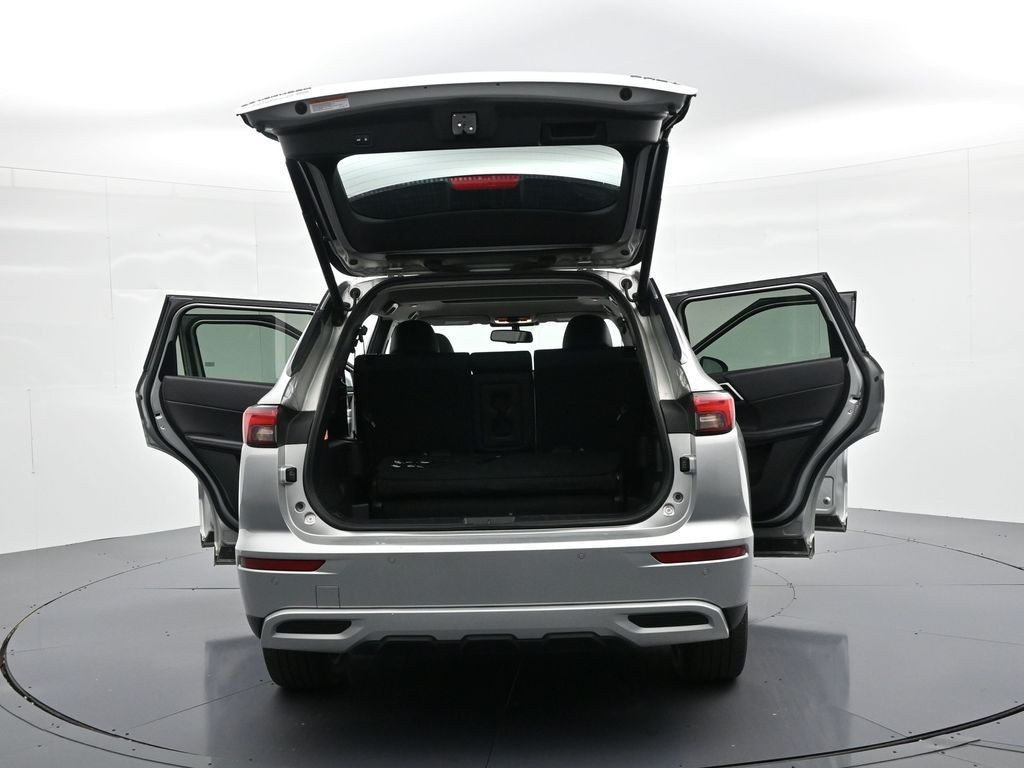 Mitsubishi Outlander PHEV Vehicle Full-screen Gallery Image 33