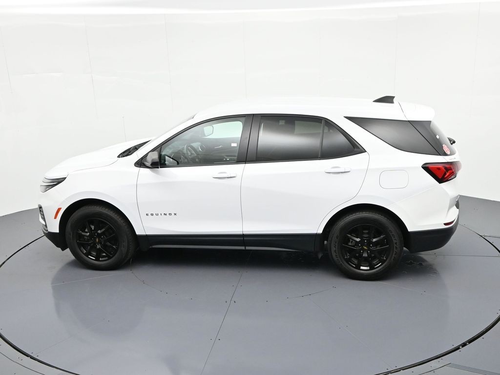 Chevrolet Equinox Vehicle Full-screen Gallery Image 29