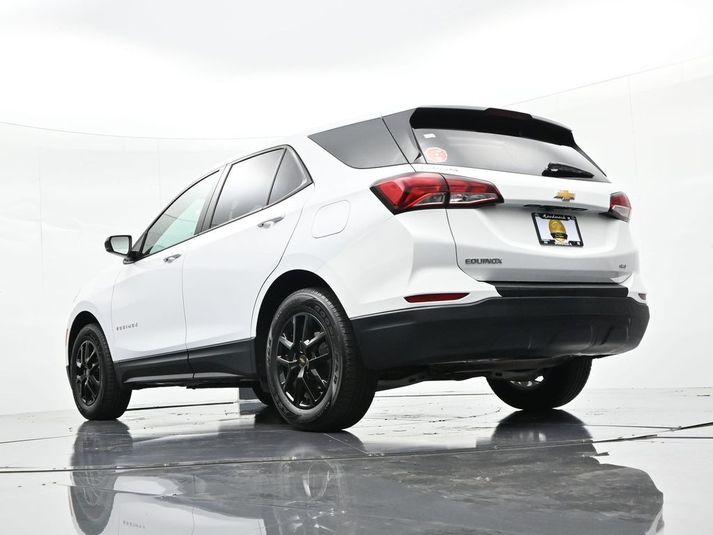 Chevrolet Equinox Vehicle Full-screen Gallery Image 30