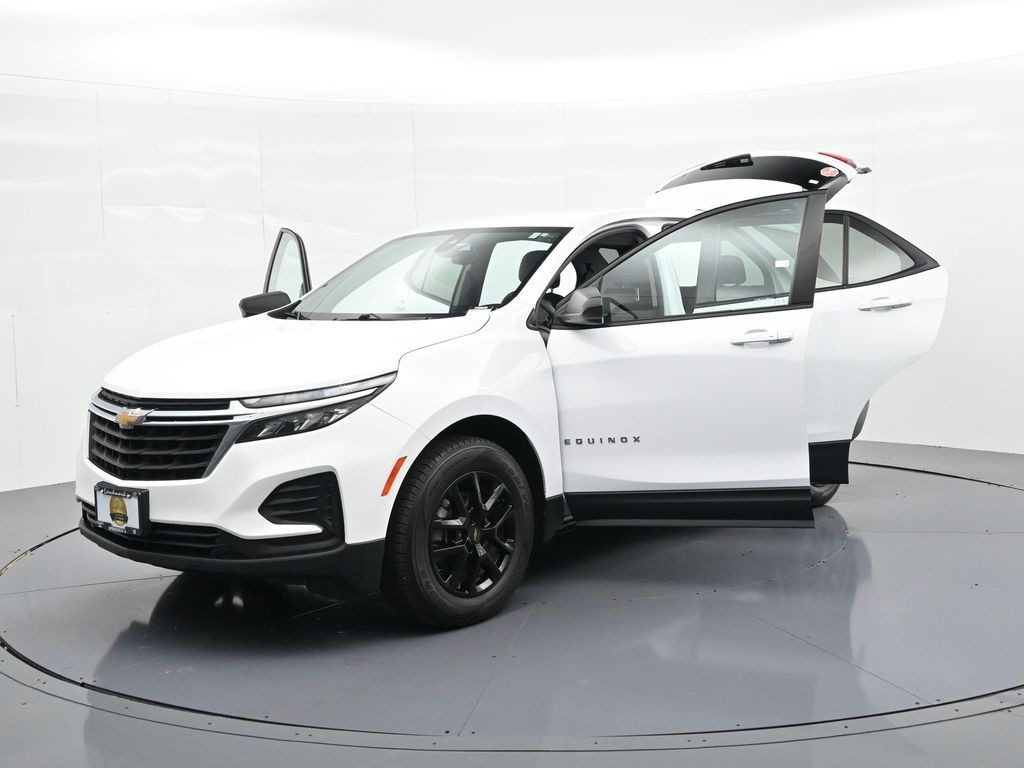 Chevrolet Equinox Vehicle Full-screen Gallery Image 36