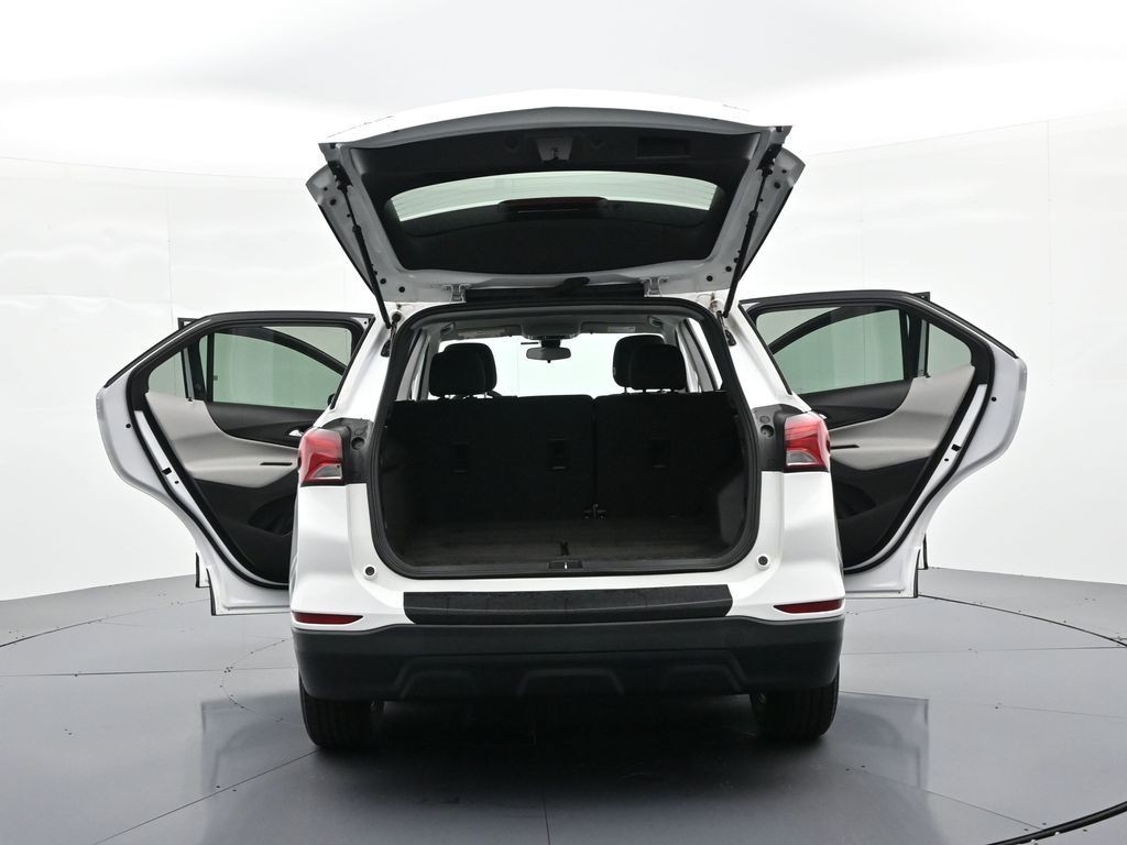 Chevrolet Equinox Vehicle Full-screen Gallery Image 37