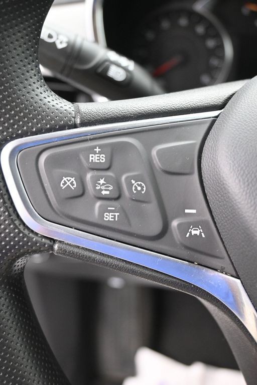 Chevrolet Equinox Vehicle Full-screen Gallery Image 19