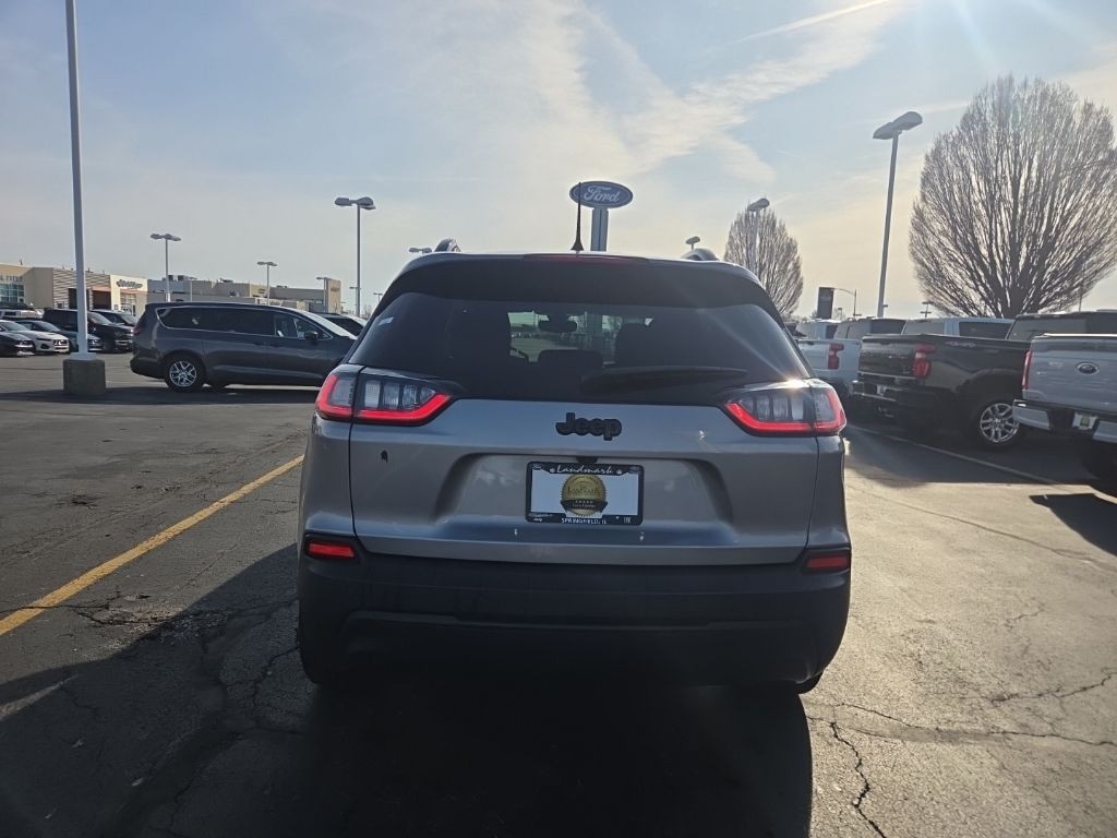 Jeep Cherokee Vehicle Full-screen Gallery Image 5