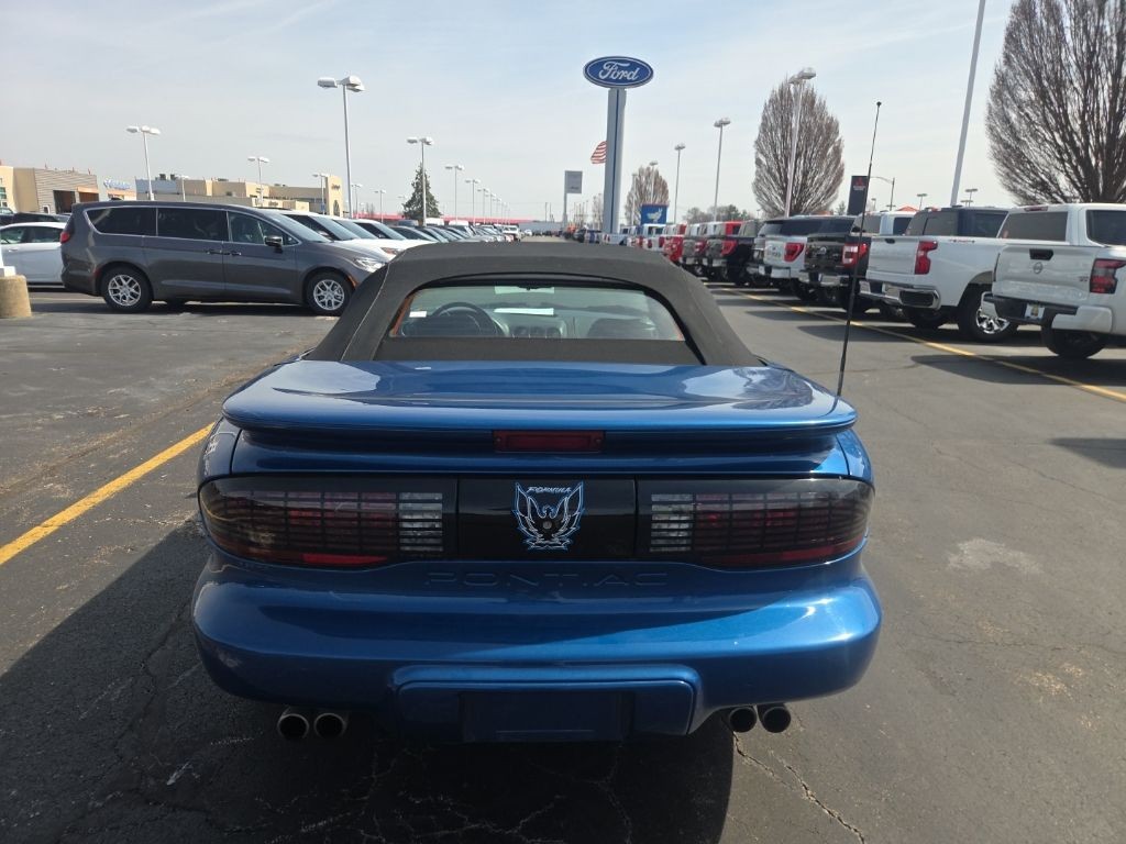 Pontiac Firebird Vehicle Full-screen Gallery Image 6