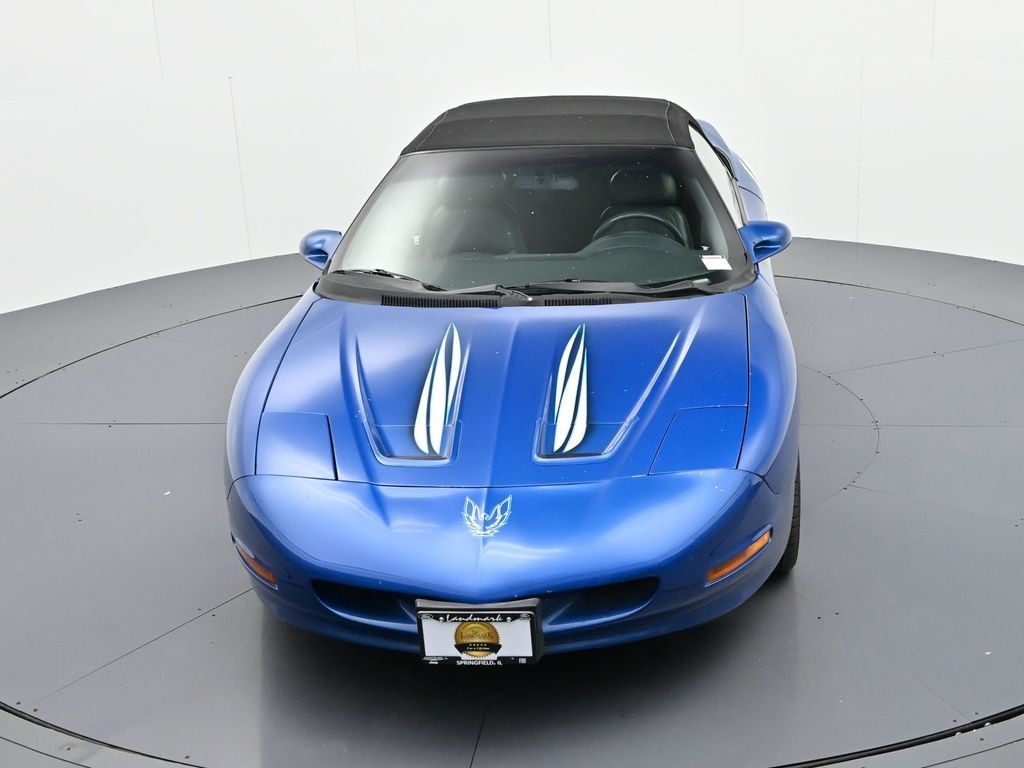 Pontiac Firebird Vehicle Full-screen Gallery Image 15