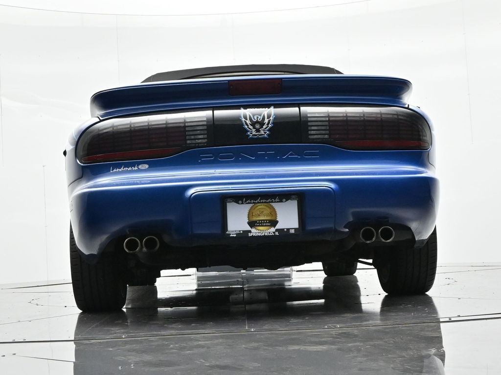 Pontiac Firebird Vehicle Full-screen Gallery Image 19