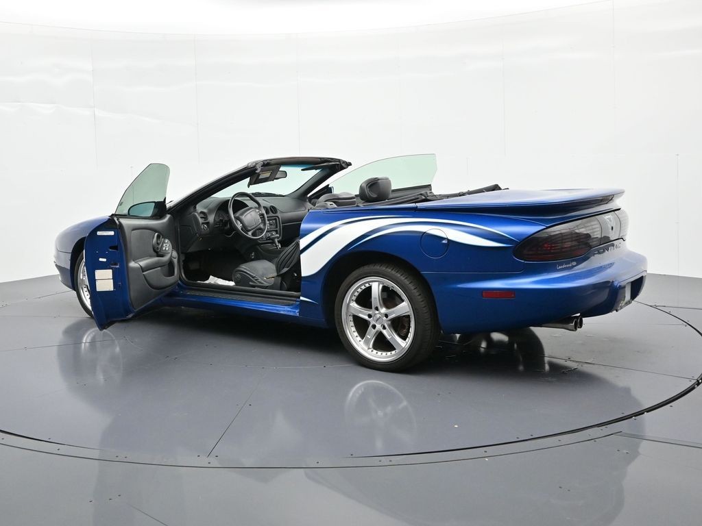 Pontiac Firebird Vehicle Full-screen Gallery Image 23