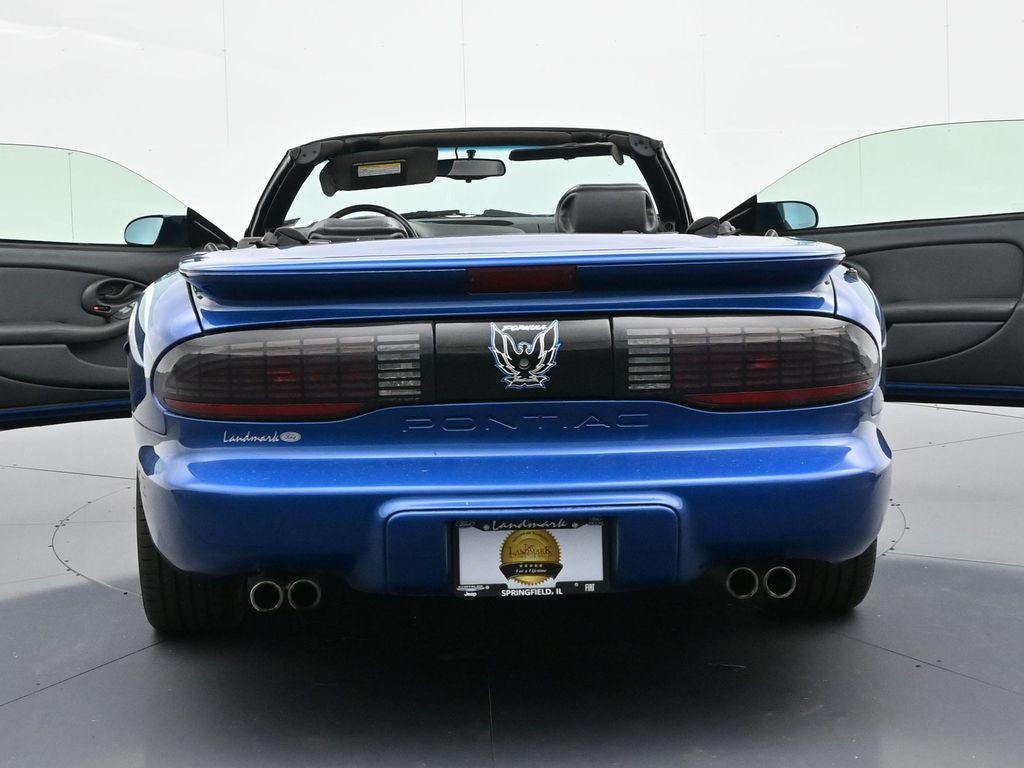 Pontiac Firebird Vehicle Full-screen Gallery Image 25