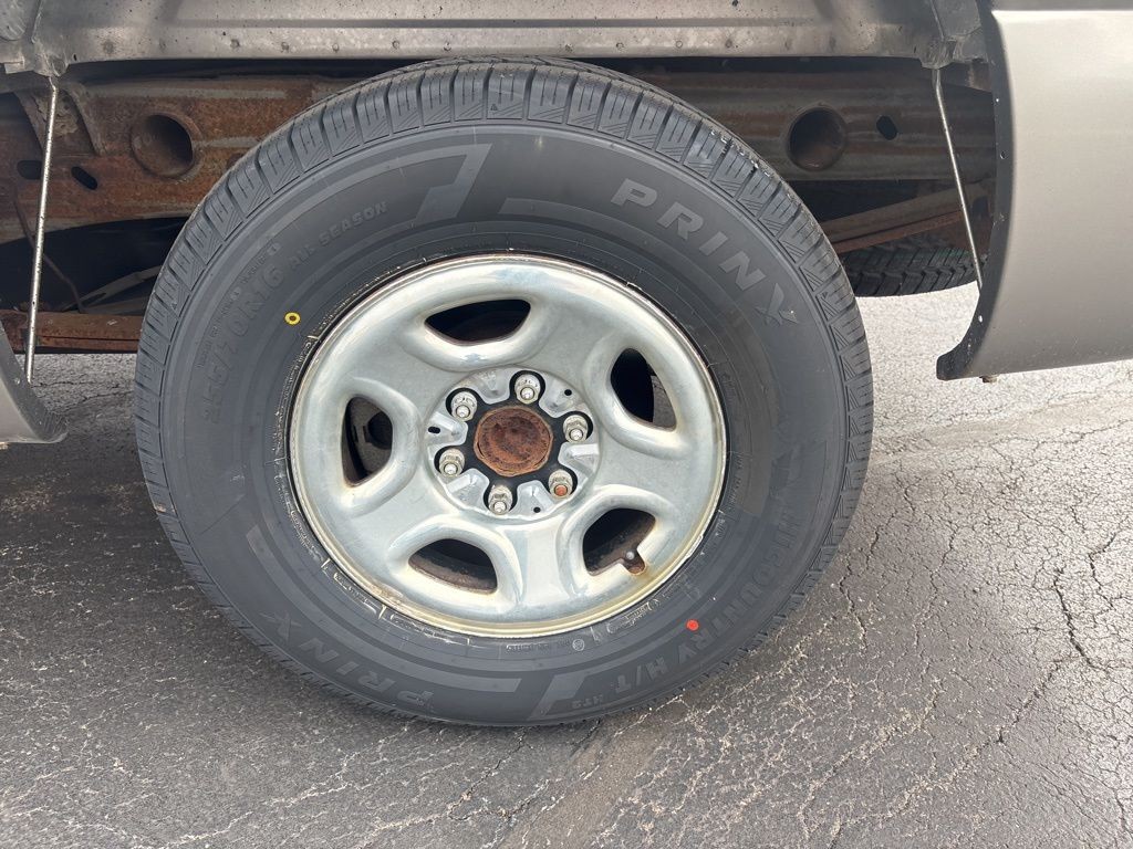 Chevrolet Silverado 1500 Vehicle Full-screen Gallery Image 4