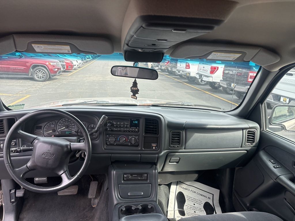 Chevrolet Silverado 1500 Vehicle Full-screen Gallery Image 15