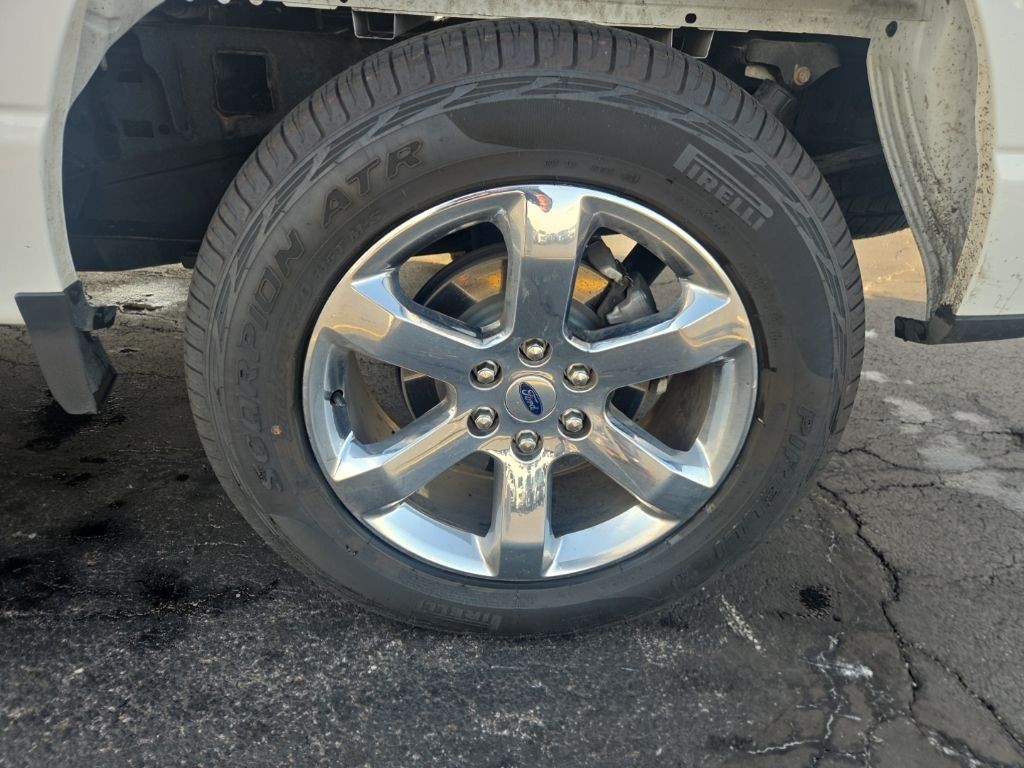 Ford F-150 Vehicle Full-screen Gallery Image 05