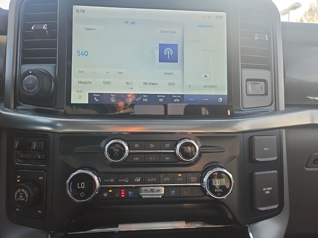 Ford F-150 Vehicle Full-screen Gallery Image 14