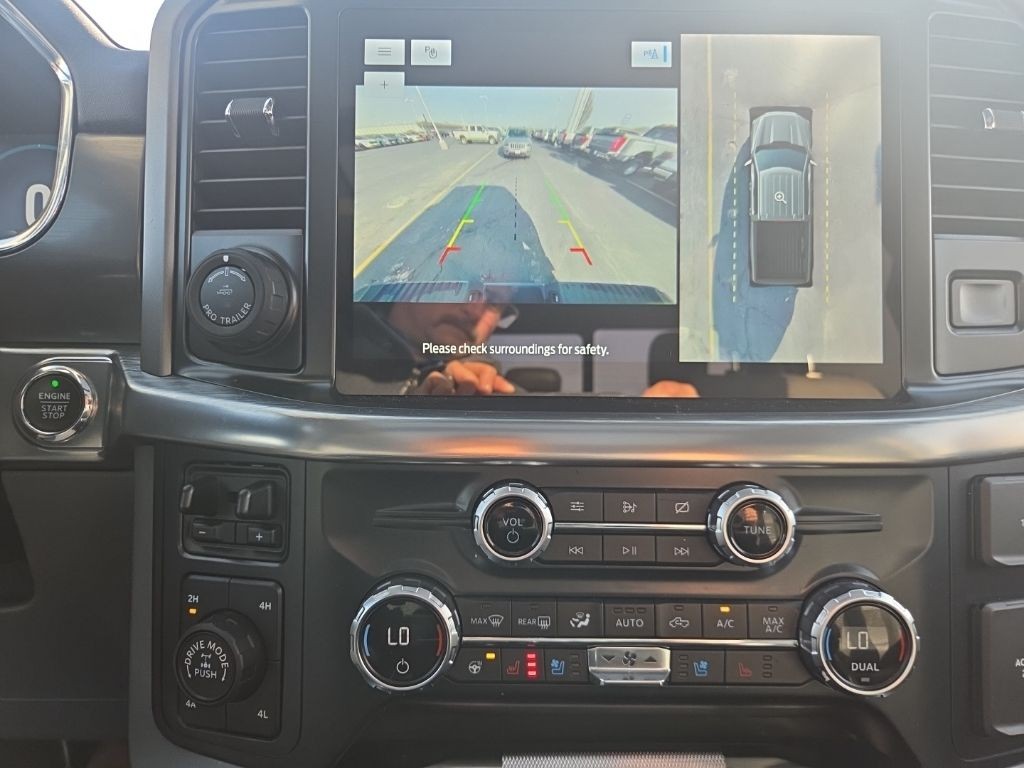 Ford F-150 Vehicle Full-screen Gallery Image 15