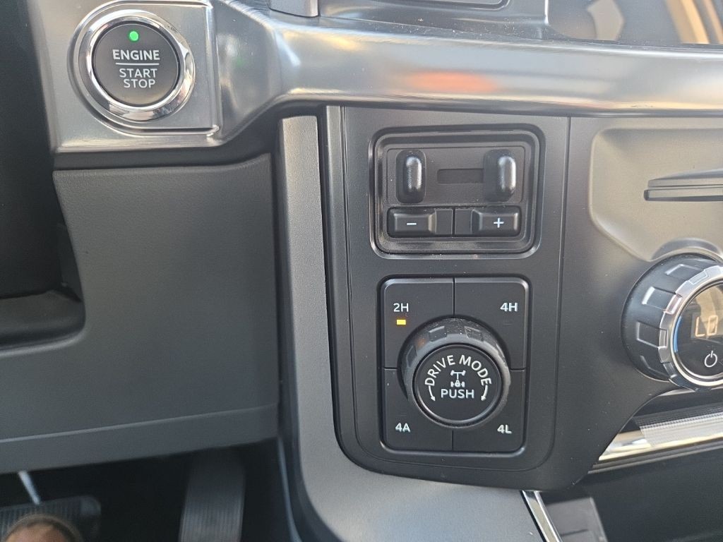 Ford F-150 Vehicle Full-screen Gallery Image 16