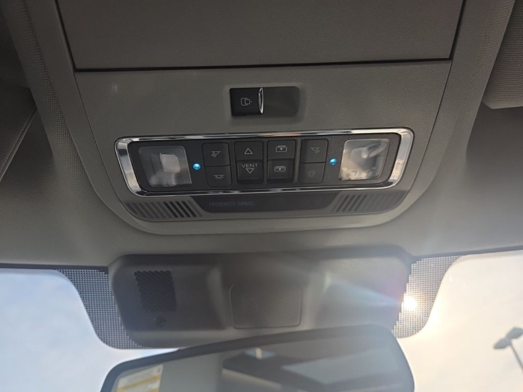 Ford F-150 Vehicle Full-screen Gallery Image 18