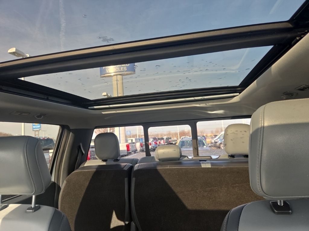 Ford F-150 Vehicle Full-screen Gallery Image 19