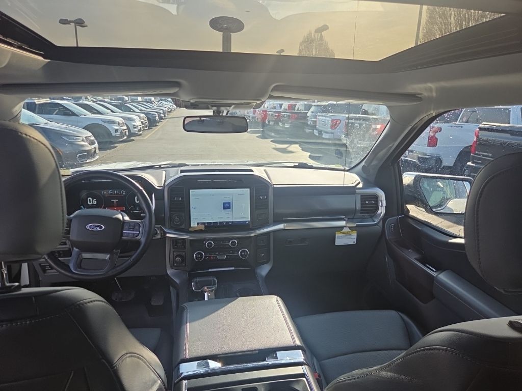 Ford F-150 Vehicle Full-screen Gallery Image 20