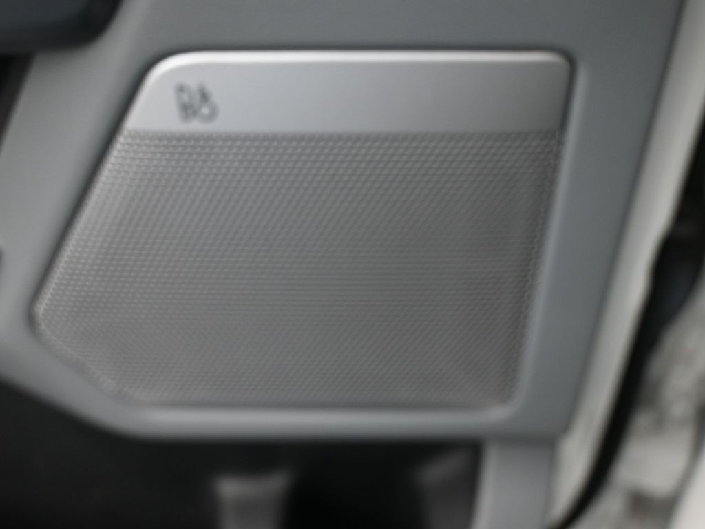Ford F-150 Vehicle Full-screen Gallery Image 26
